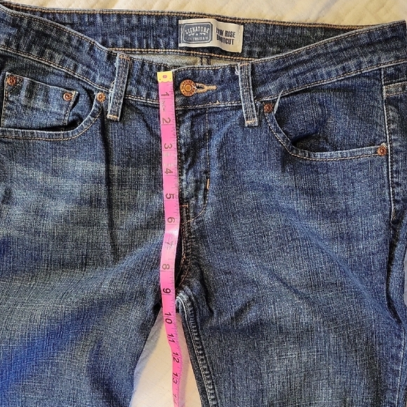 Levi's Signature Women's Low Rise Boot Cut Jeans - Classic Blue Size 10L - Picture 5 of 6